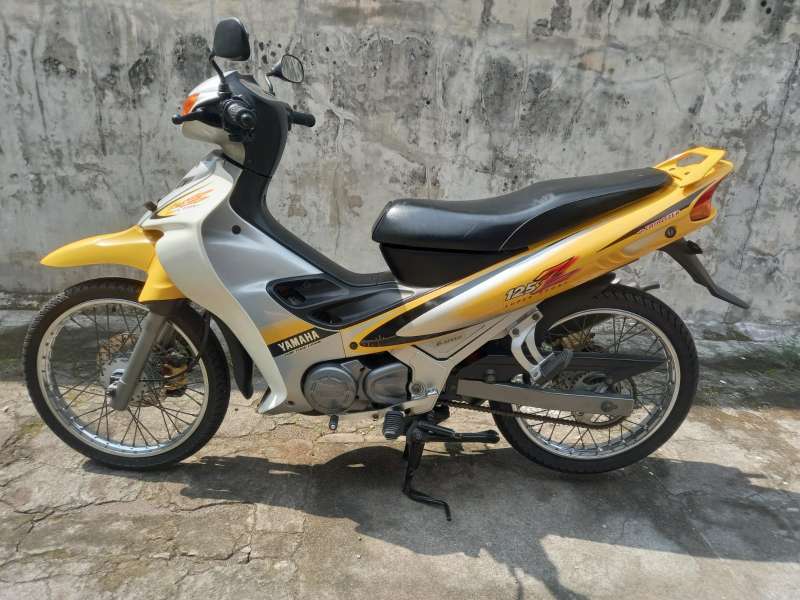 Yamaha 125z 5BU low KM 800