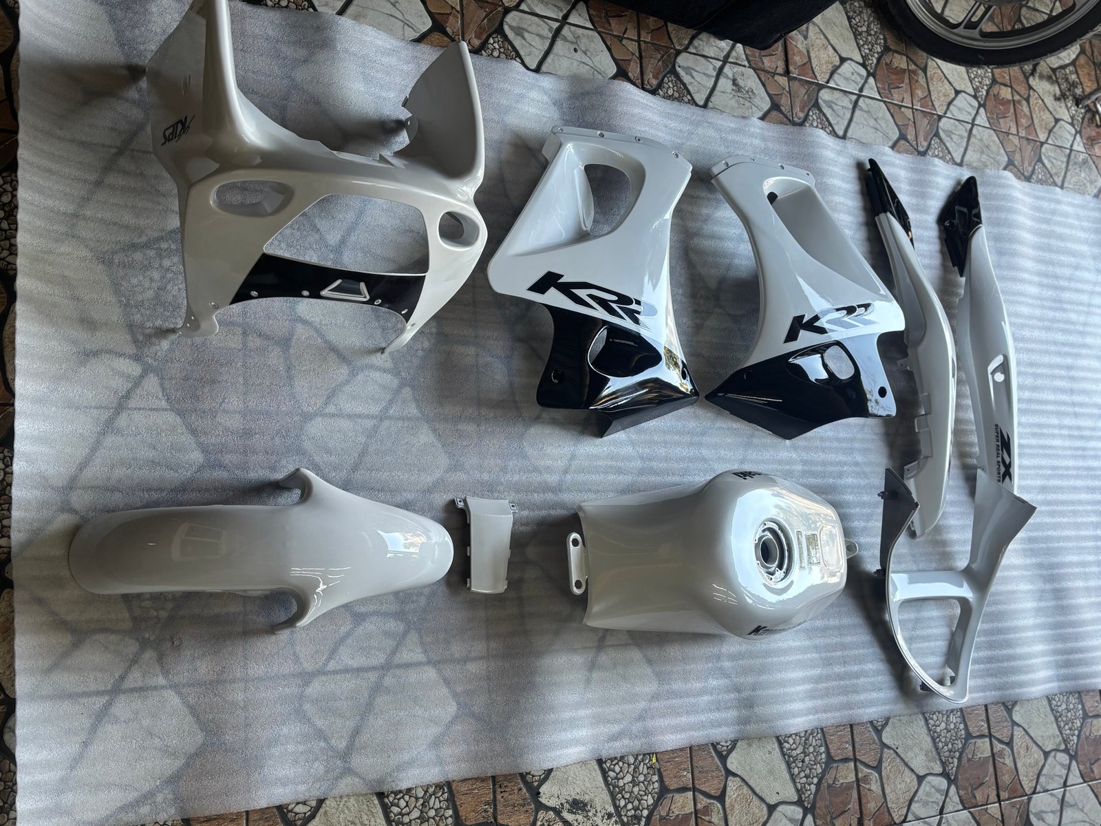 REPAINT BODY NINJA 150 RR